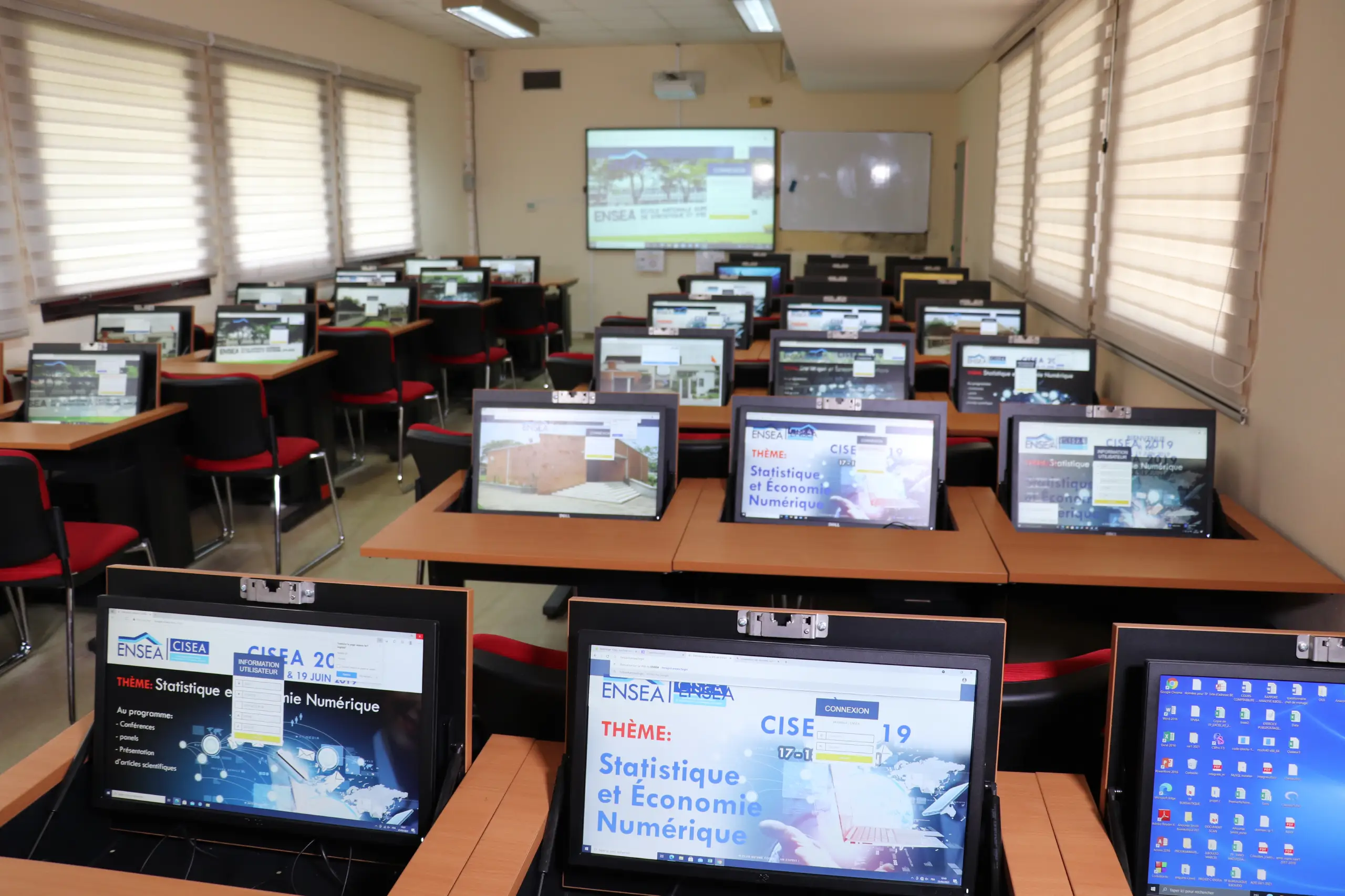 (LEEA) LABORATOIRE D’EXPERIMENTATION ECONOMIQUE D’ABIDJAN